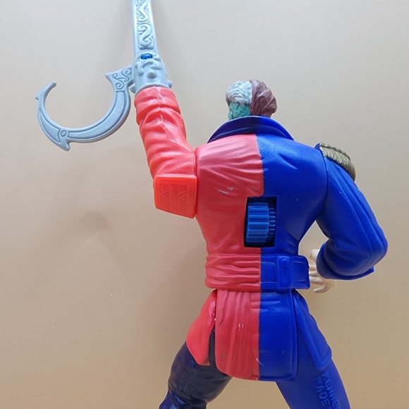 1996 DC Pirate Two-Face Legends of Batman 5" - Picture 4 of 6